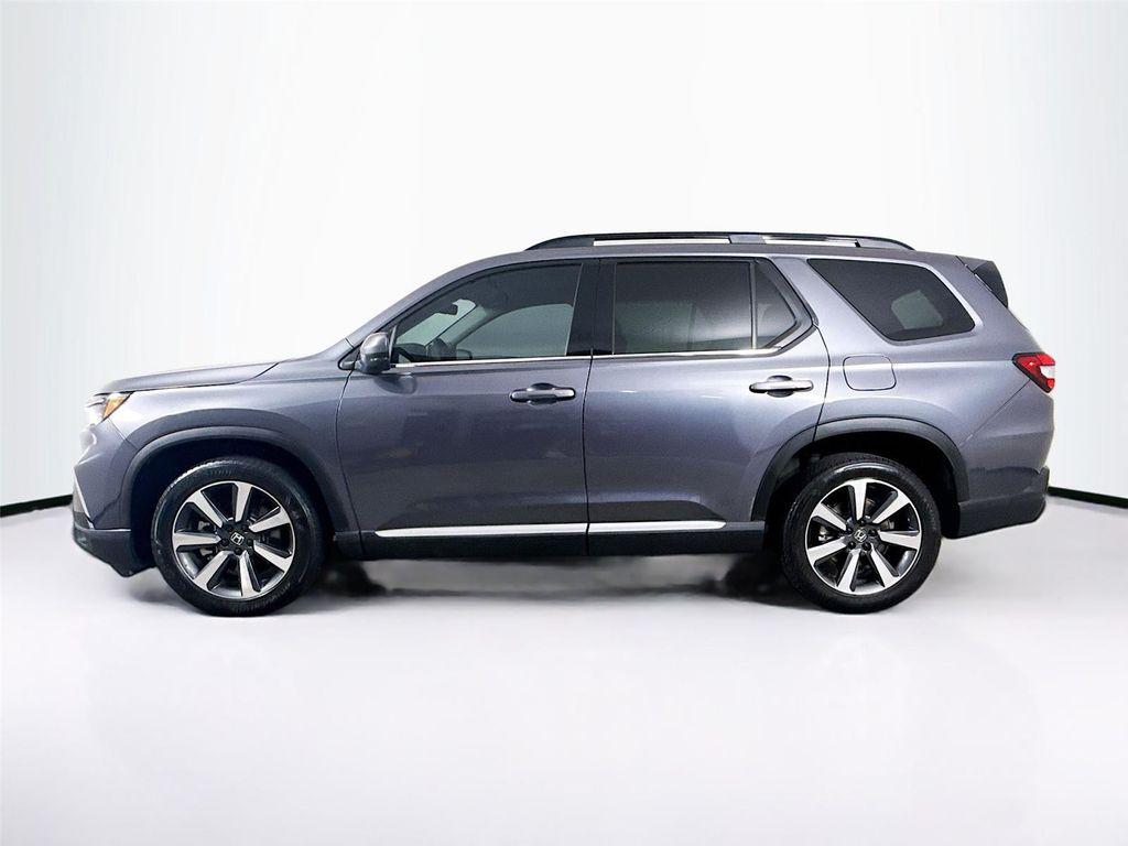 used 2023 Honda Pilot car, priced at $37,999