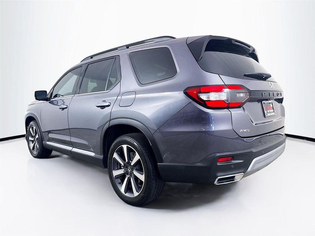 used 2023 Honda Pilot car, priced at $37,999