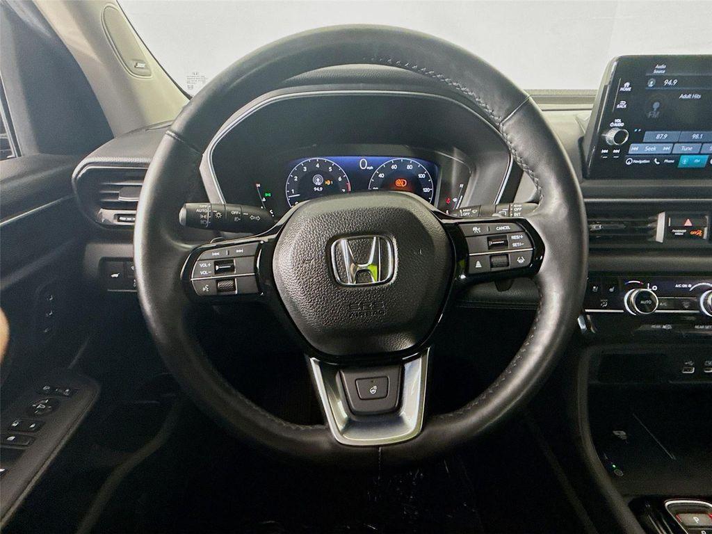 used 2023 Honda Pilot car, priced at $37,999