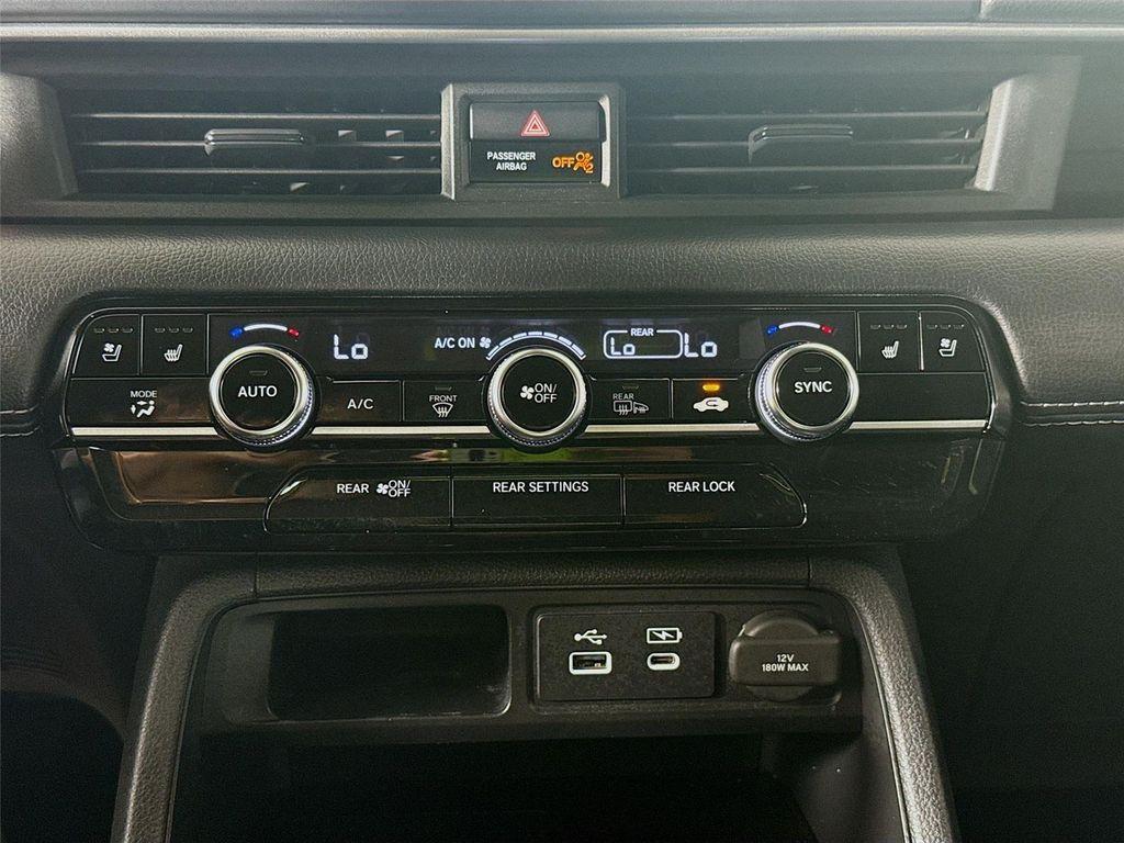 used 2023 Honda Pilot car, priced at $37,999