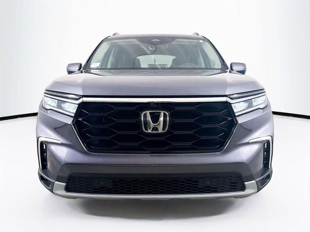 used 2023 Honda Pilot car, priced at $37,999