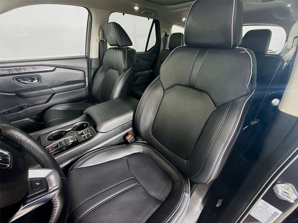 used 2023 Honda Pilot car, priced at $37,999
