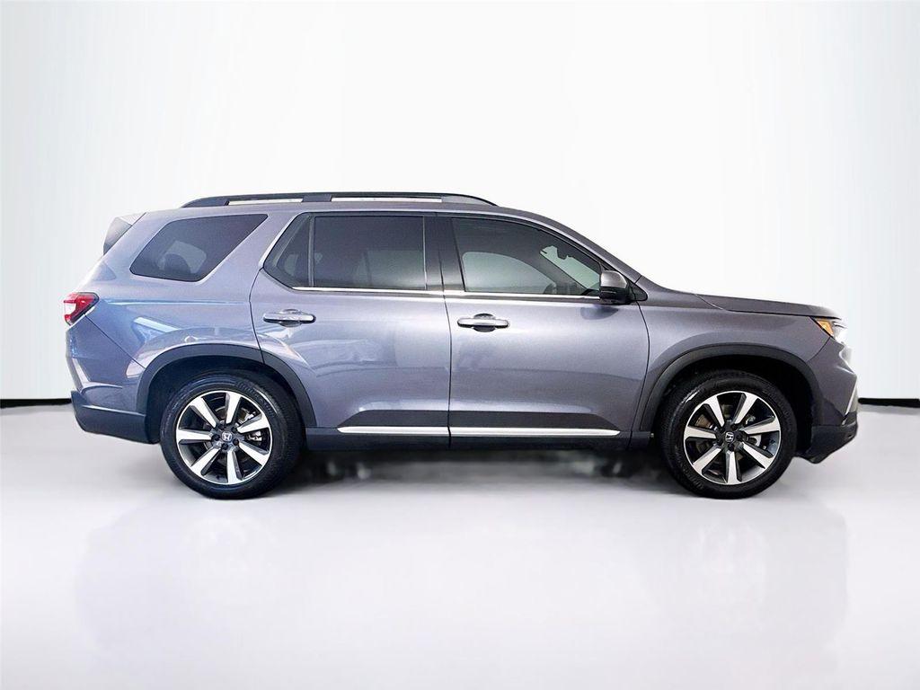 used 2023 Honda Pilot car, priced at $37,999