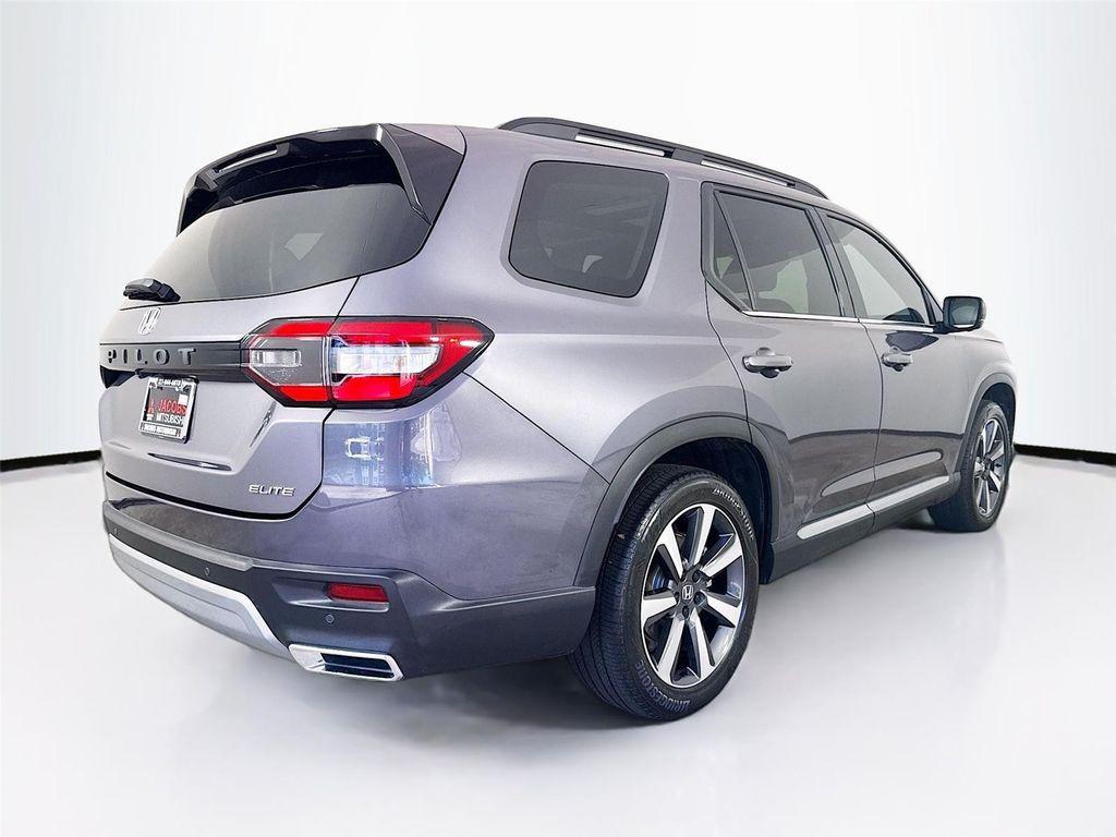 used 2023 Honda Pilot car, priced at $37,999