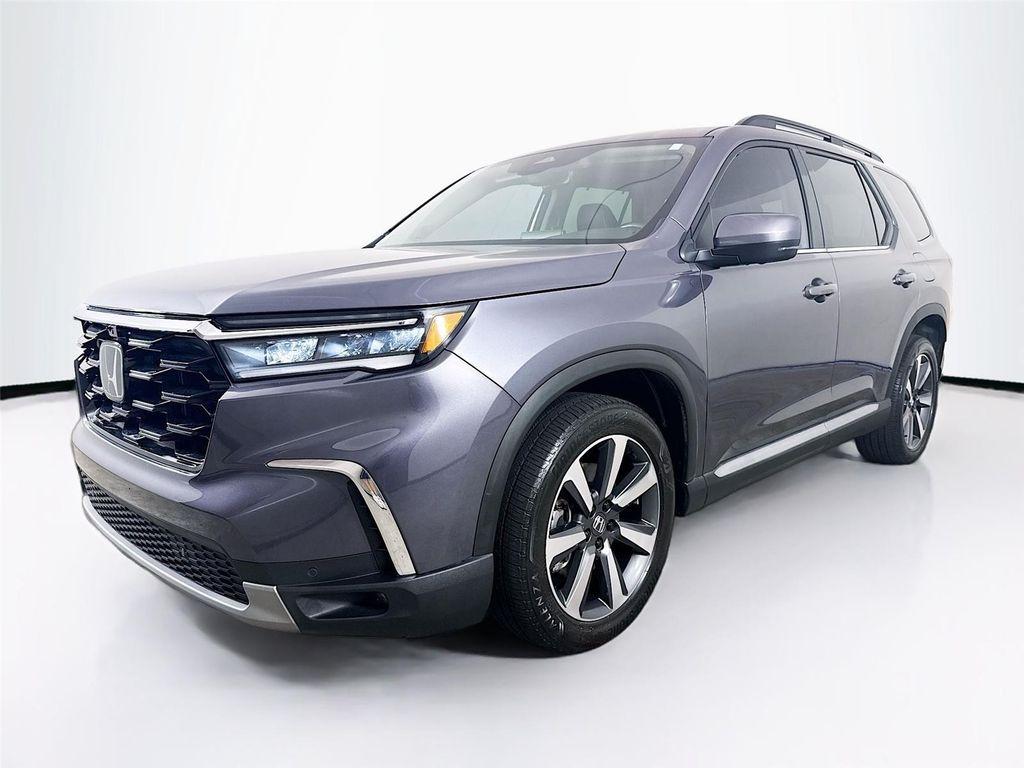 used 2023 Honda Pilot car, priced at $37,999