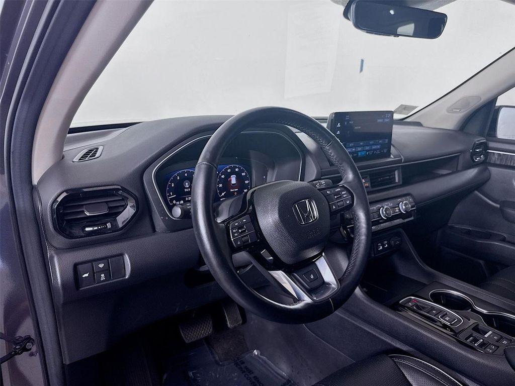 used 2023 Honda Pilot car, priced at $37,999