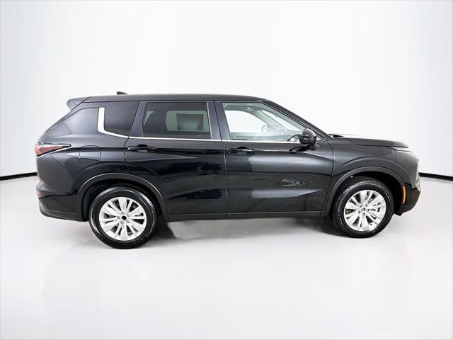 new 2025 Mitsubishi Outlander car