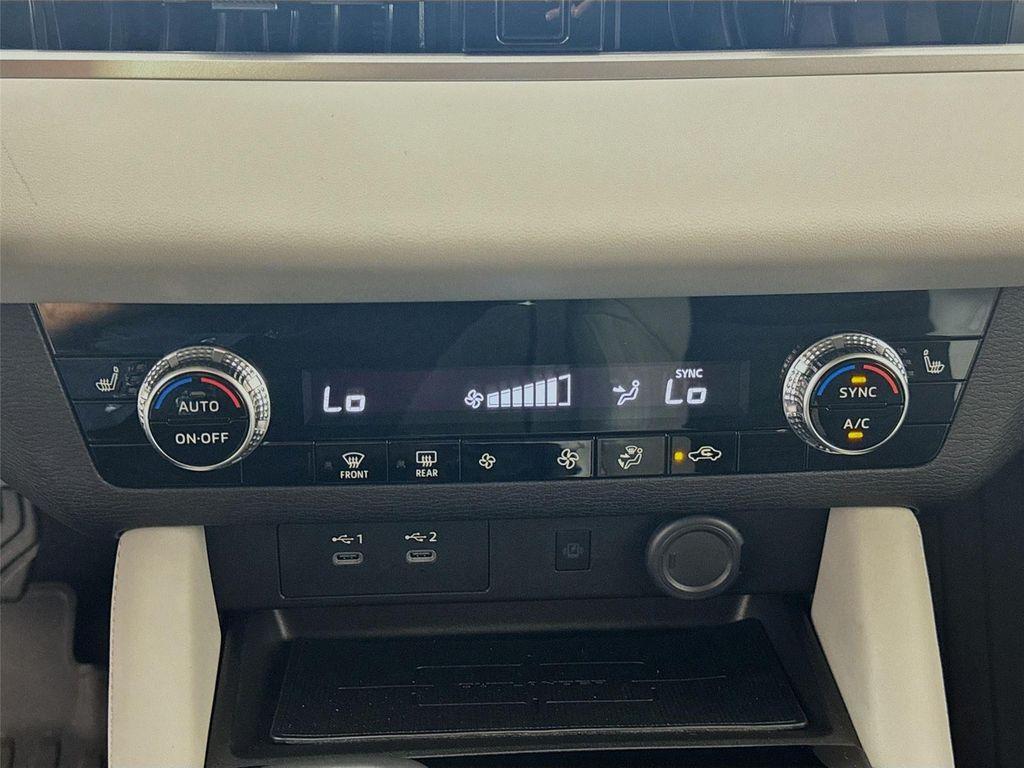 new 2025 Mitsubishi Outlander car, priced at $31,965