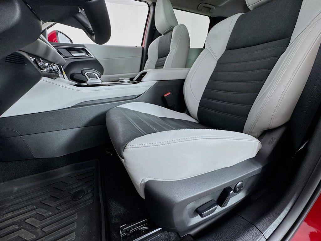 new 2025 Mitsubishi Outlander car, priced at $31,965