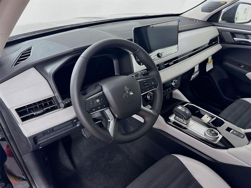 new 2025 Mitsubishi Outlander car, priced at $32,355