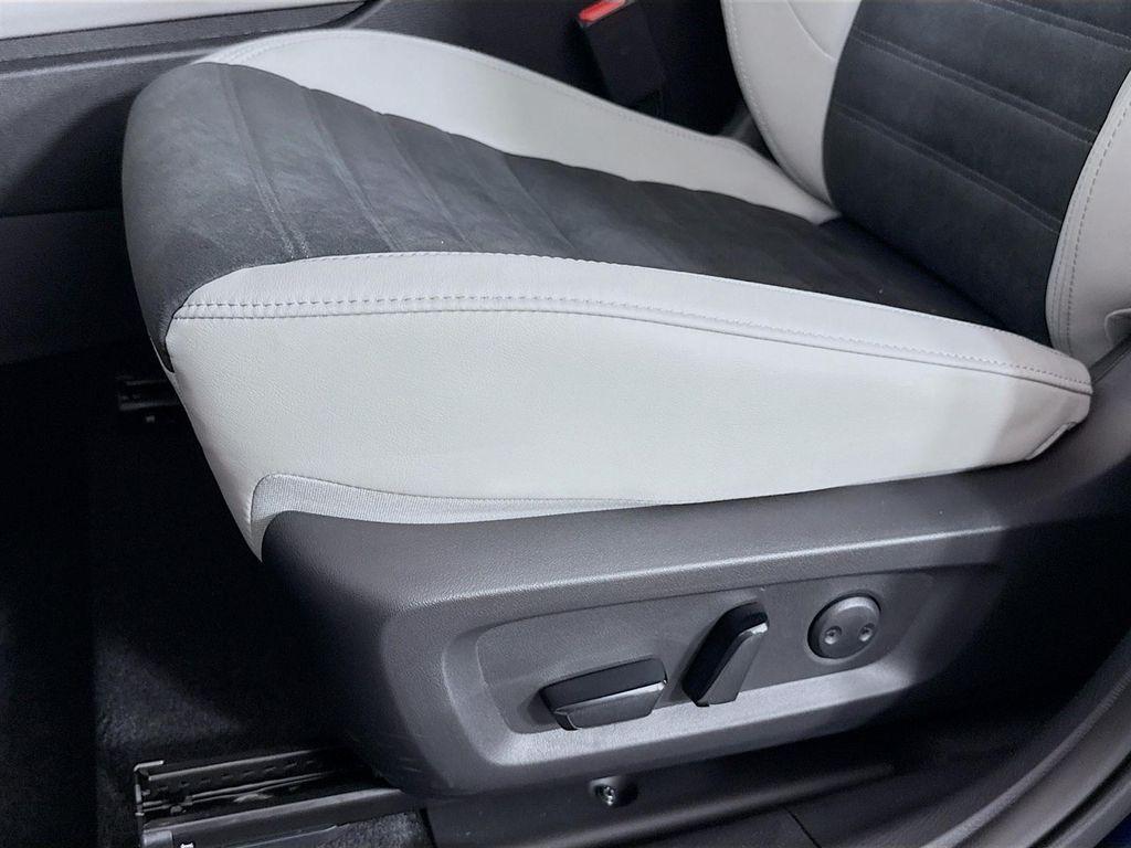 new 2025 Mitsubishi Outlander car, priced at $32,355