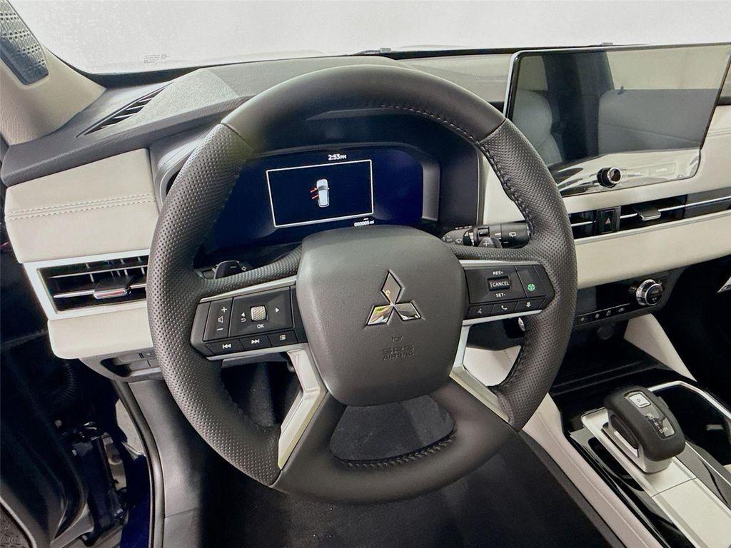 new 2025 Mitsubishi Outlander car, priced at $32,355