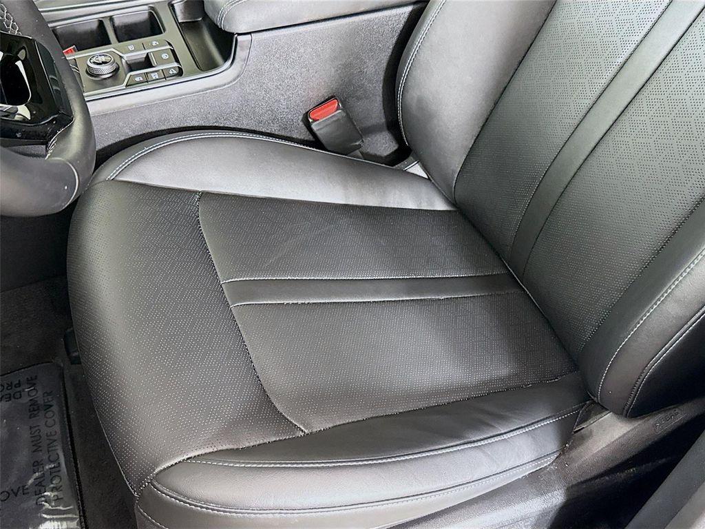 used 2023 Kia Sorento car, priced at $25,799