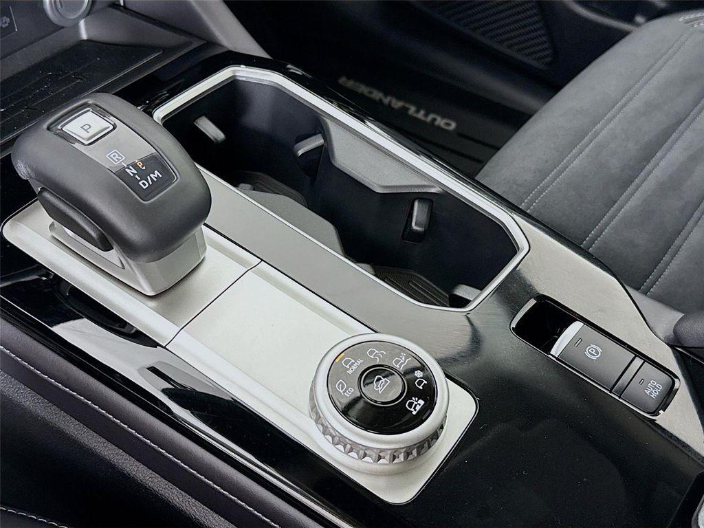 new 2025 Mitsubishi Outlander car, priced at $29,970