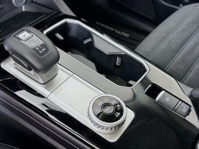 new 2025 Mitsubishi Outlander car, priced at $31,470