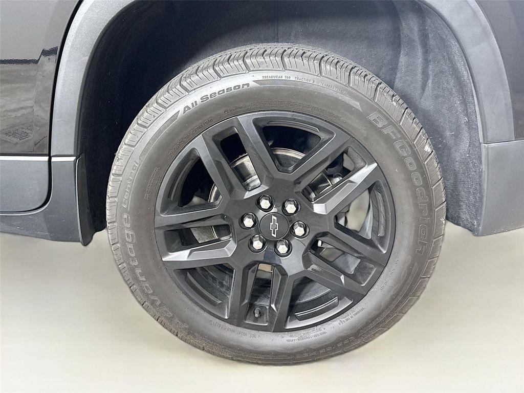 used 2021 Chevrolet Traverse car, priced at $24,999