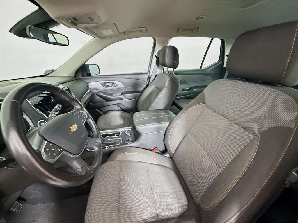 used 2021 Chevrolet Traverse car, priced at $24,999
