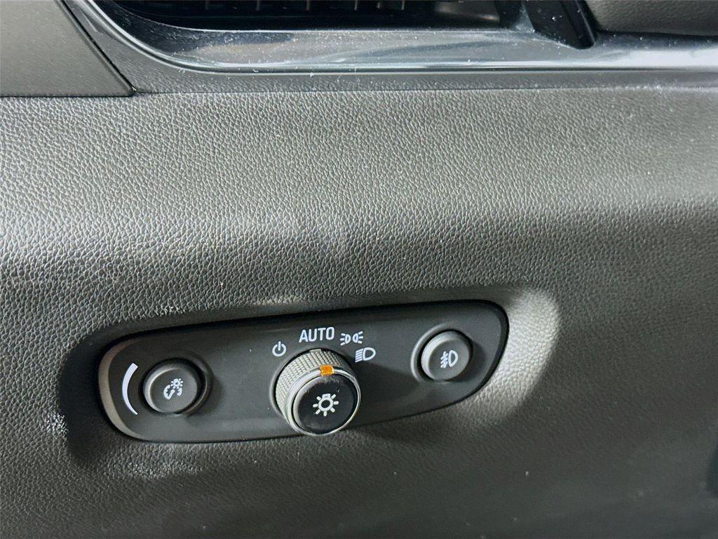 used 2021 Chevrolet Traverse car, priced at $24,999