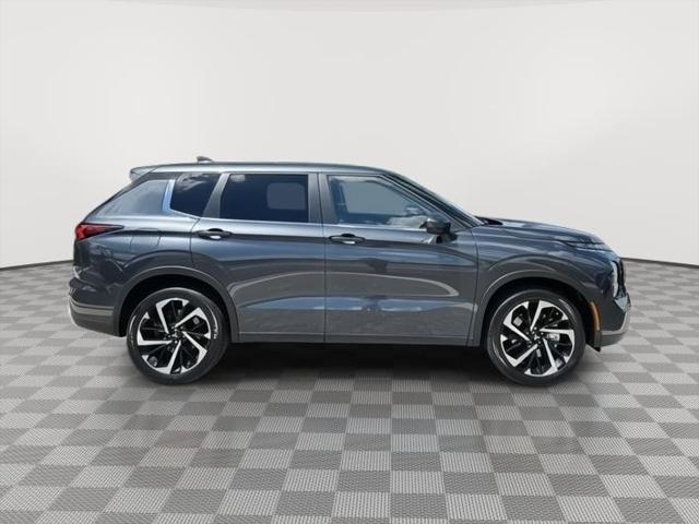 new 2024 Mitsubishi Outlander car, priced at $26,455