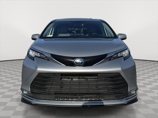 used 2021 Toyota Sienna car, priced at $30,495