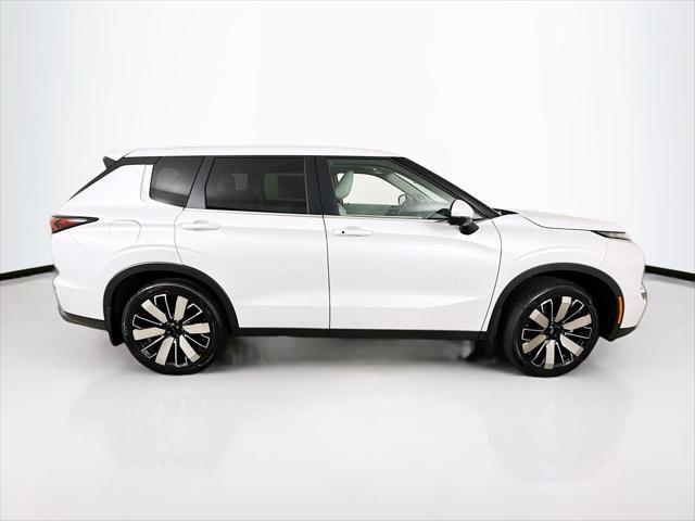 new 2025 Mitsubishi Outlander car