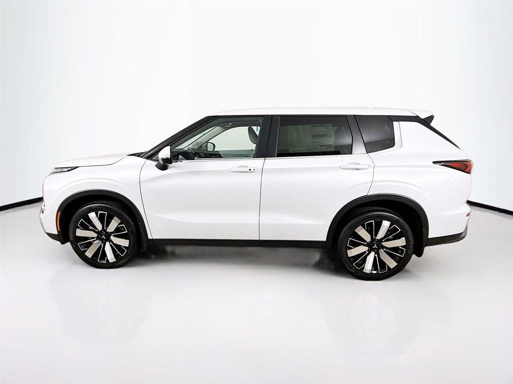 new 2025 Mitsubishi Outlander car, priced at $30,090
