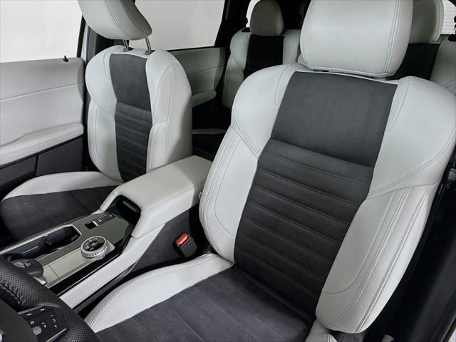 new 2025 Mitsubishi Outlander car