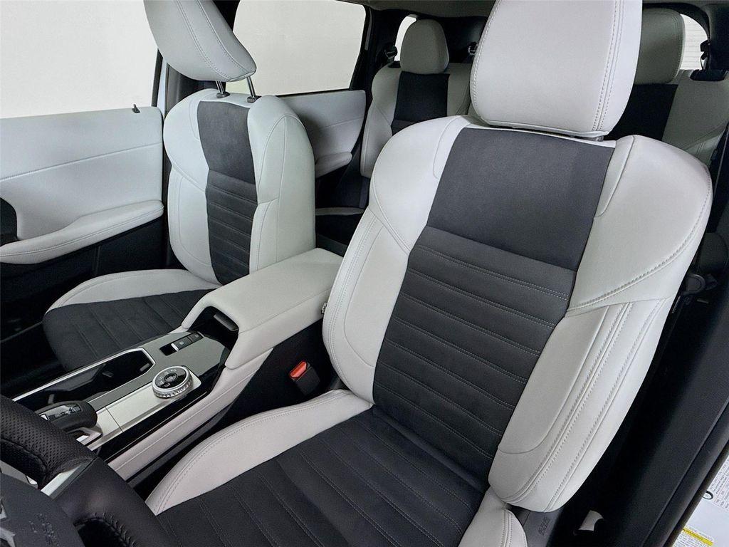 new 2025 Mitsubishi Outlander car, priced at $30,090