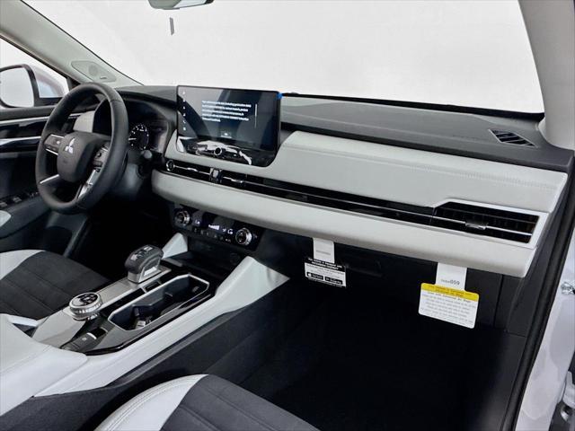 new 2025 Mitsubishi Outlander car