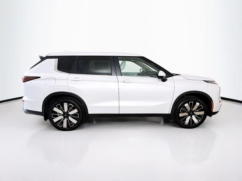 new 2025 Mitsubishi Outlander car, priced at $30,090