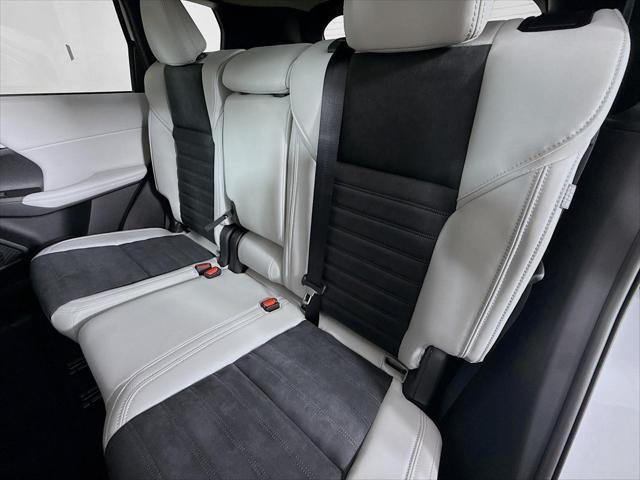 new 2025 Mitsubishi Outlander car