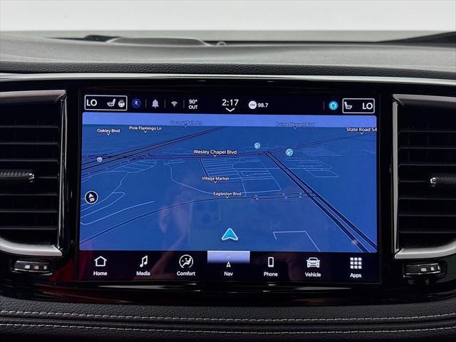 used 2024 Chrysler Pacifica Hybrid car, priced at $27,795