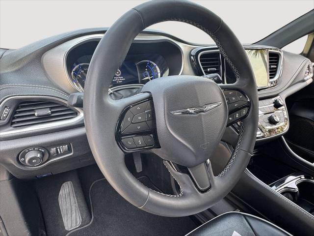 used 2024 Chrysler Pacifica Hybrid car, priced at $27,995