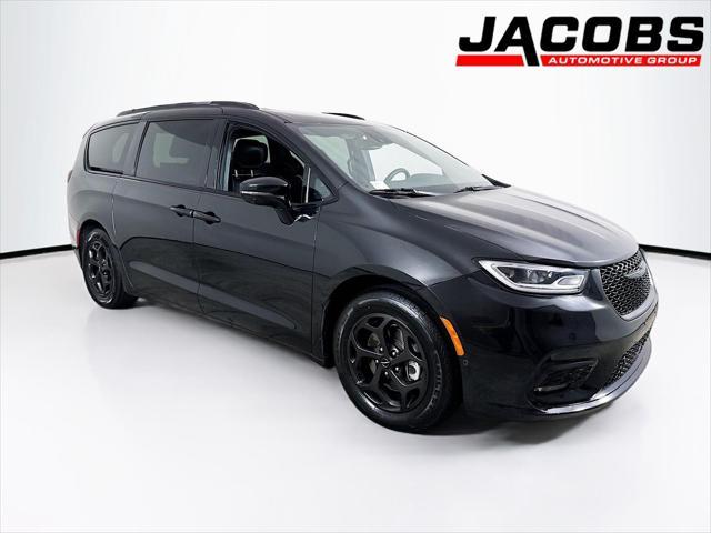 used 2024 Chrysler Pacifica Hybrid car, priced at $27,795