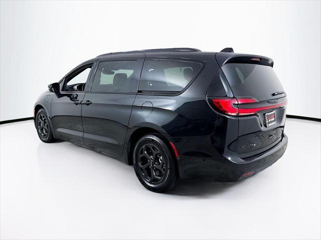 used 2024 Chrysler Pacifica Hybrid car, priced at $27,795