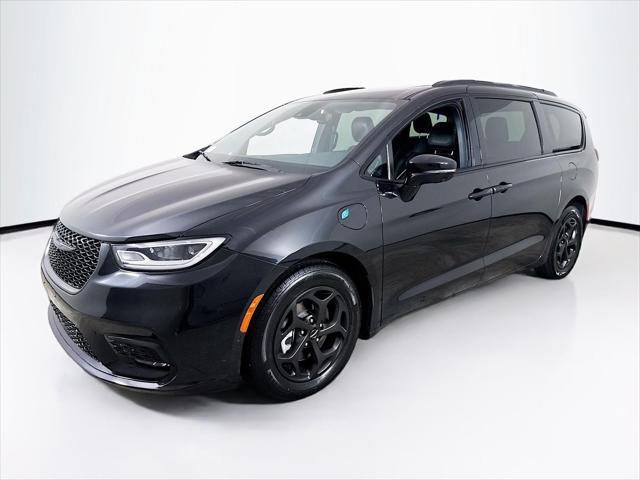 used 2024 Chrysler Pacifica Hybrid car, priced at $27,795