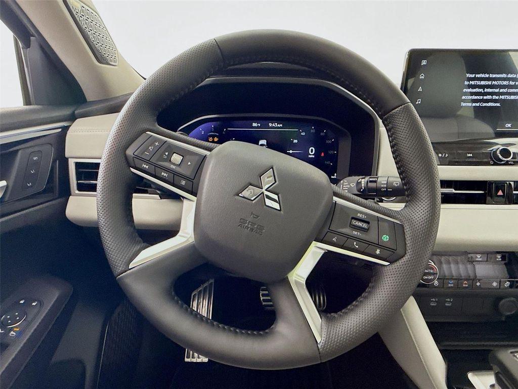 new 2025 Mitsubishi Outlander car