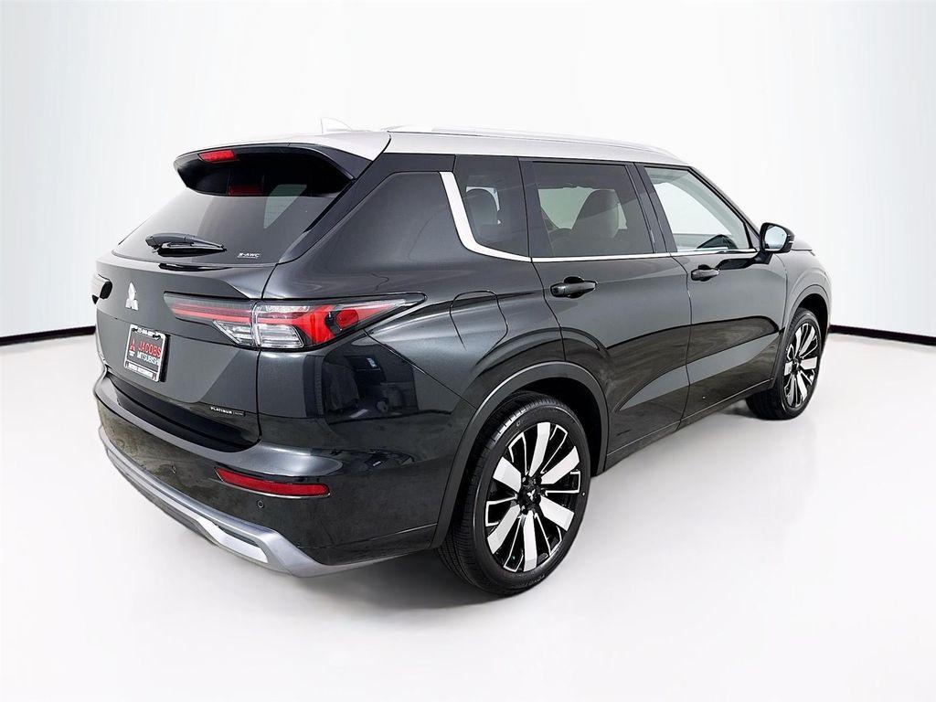new 2025 Mitsubishi Outlander car