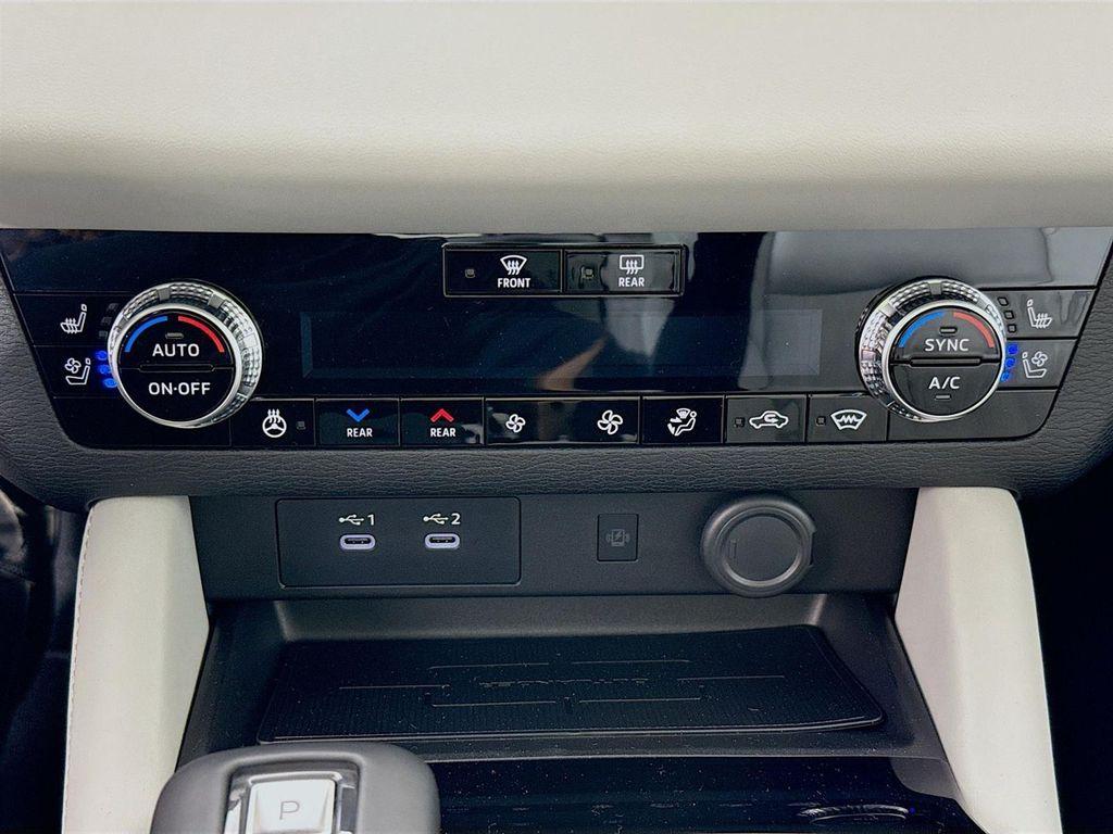 new 2025 Mitsubishi Outlander car