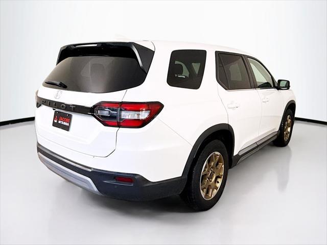 used 2024 Honda Pilot car, priced at $35,995