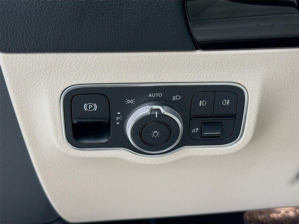 used 2025 Mercedes-Benz GLA 250 car, priced at $35,997