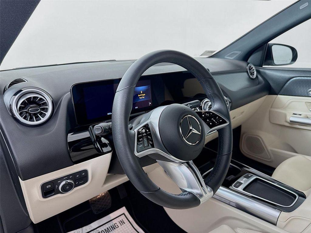 used 2025 Mercedes-Benz GLA 250 car, priced at $35,997