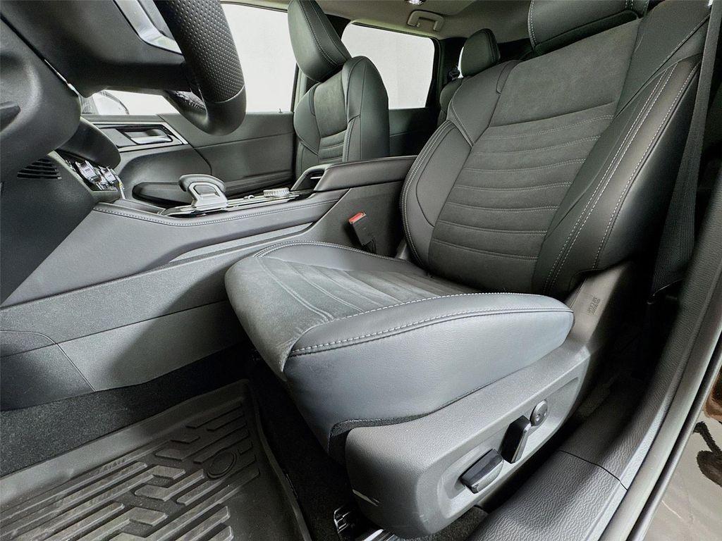 new 2025 Mitsubishi Outlander car, priced at $33,765