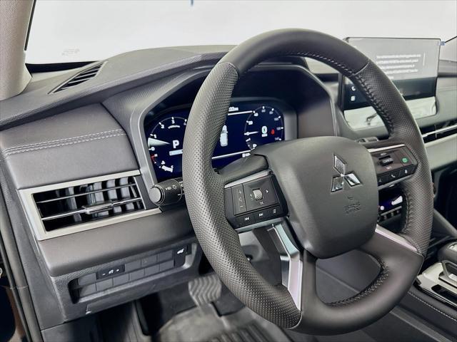 new 2025 Mitsubishi Outlander car, priced at $35,265