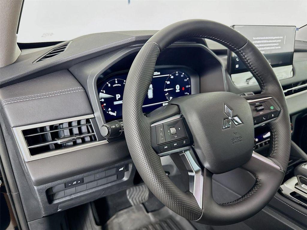 new 2025 Mitsubishi Outlander car, priced at $33,765