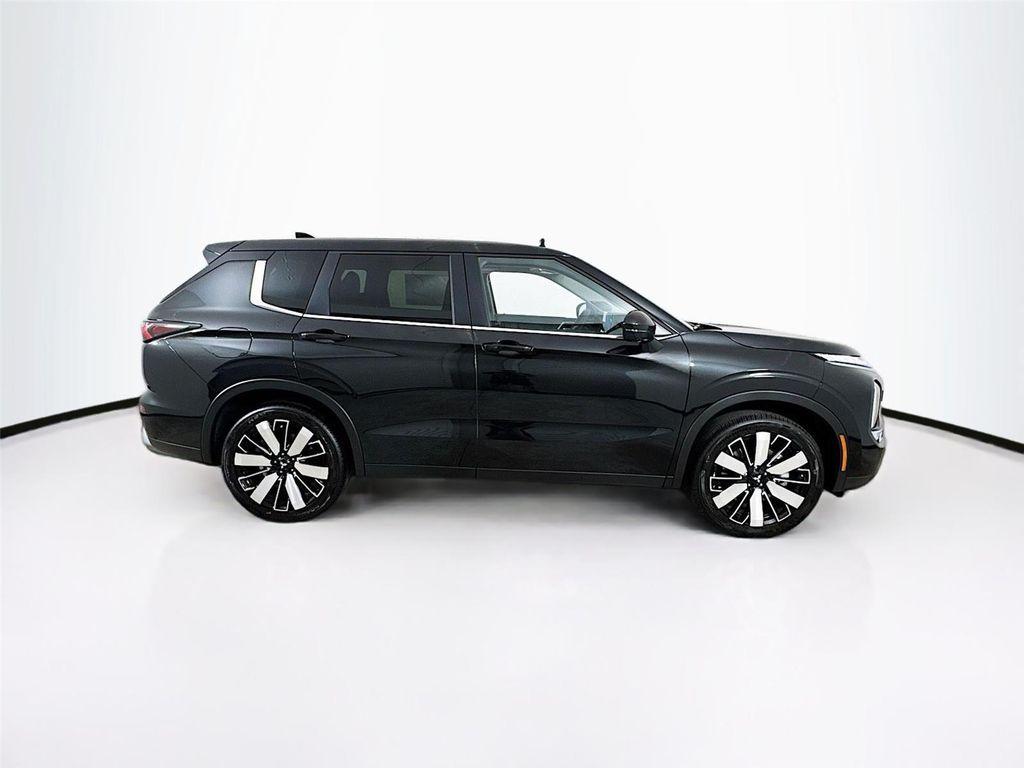 new 2025 Mitsubishi Outlander car, priced at $33,765