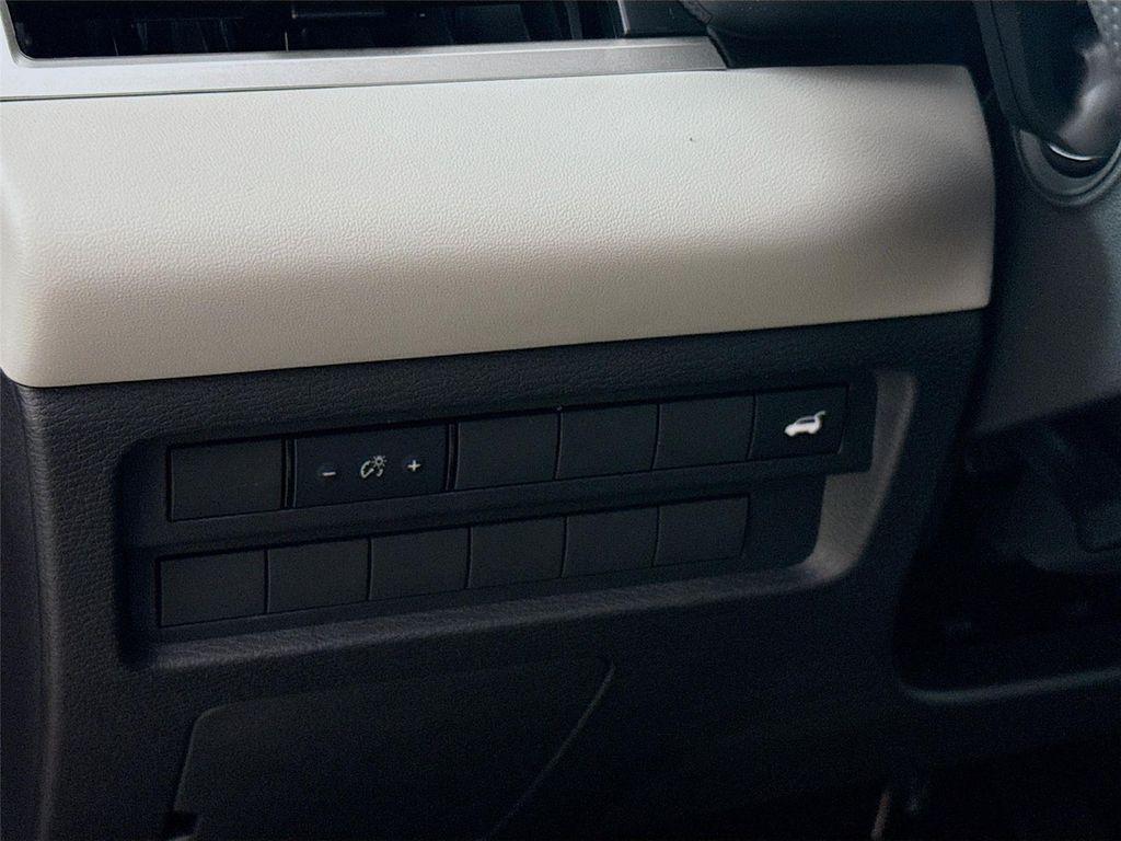 new 2025 Mitsubishi Outlander car, priced at $32,150