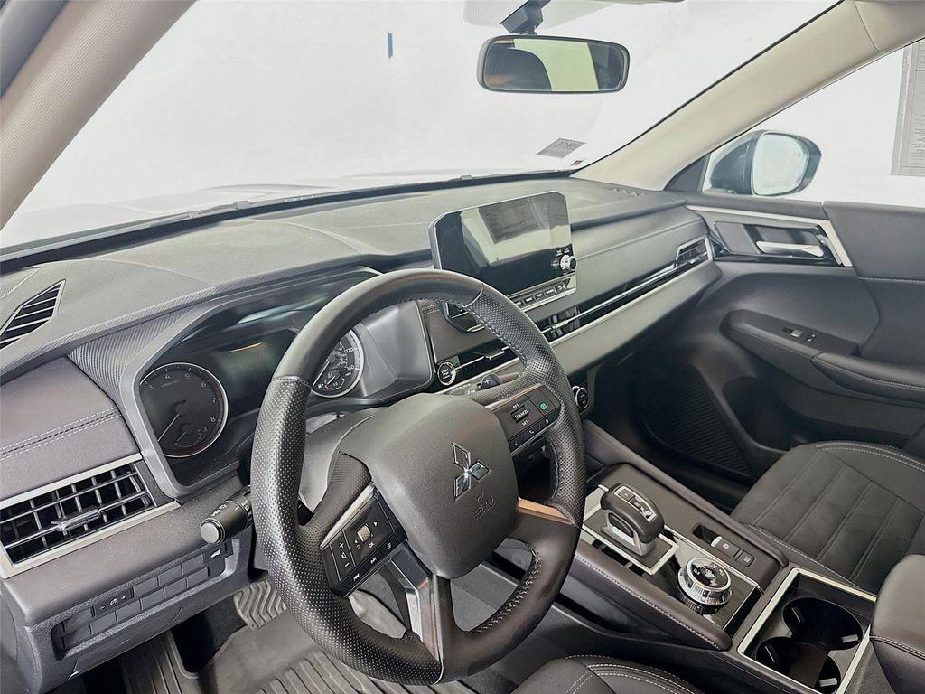 used 2024 Mitsubishi Outlander car, priced at $25,994