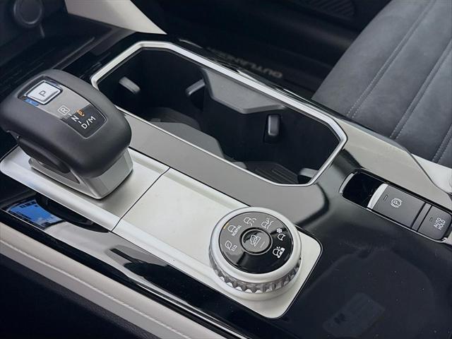 new 2025 Mitsubishi Outlander car