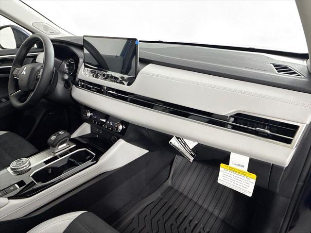 new 2025 Mitsubishi Outlander car